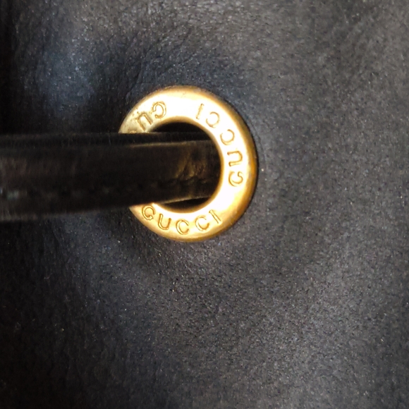 Authentic Vintage Gucci Large Leather Drawstring Bucket Bag — Rare 1990s Piece - Picture 4 of 13